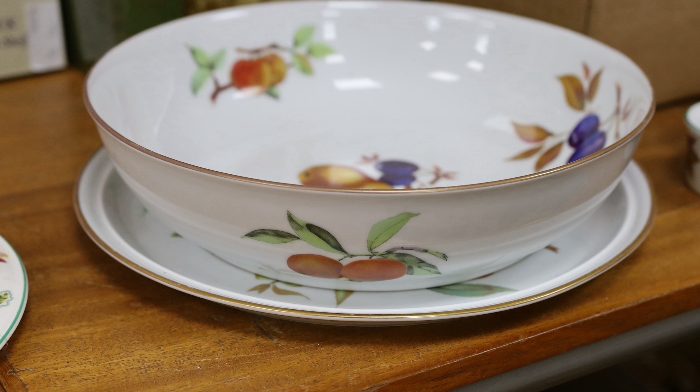 Worcester Evesham pattern tableware and Minton cake plate
